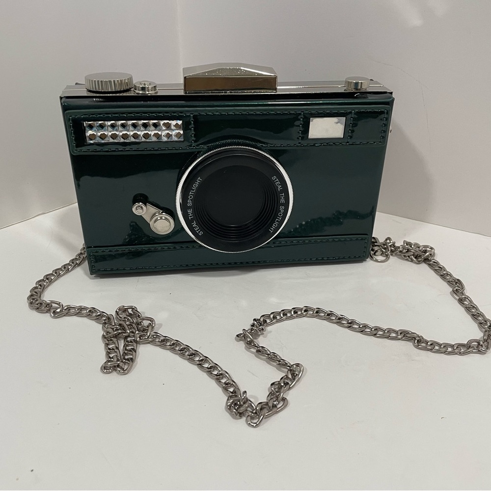 Novelty Camera Crossbody Purse metallic Green Chain Strap NEW Cute Clutch